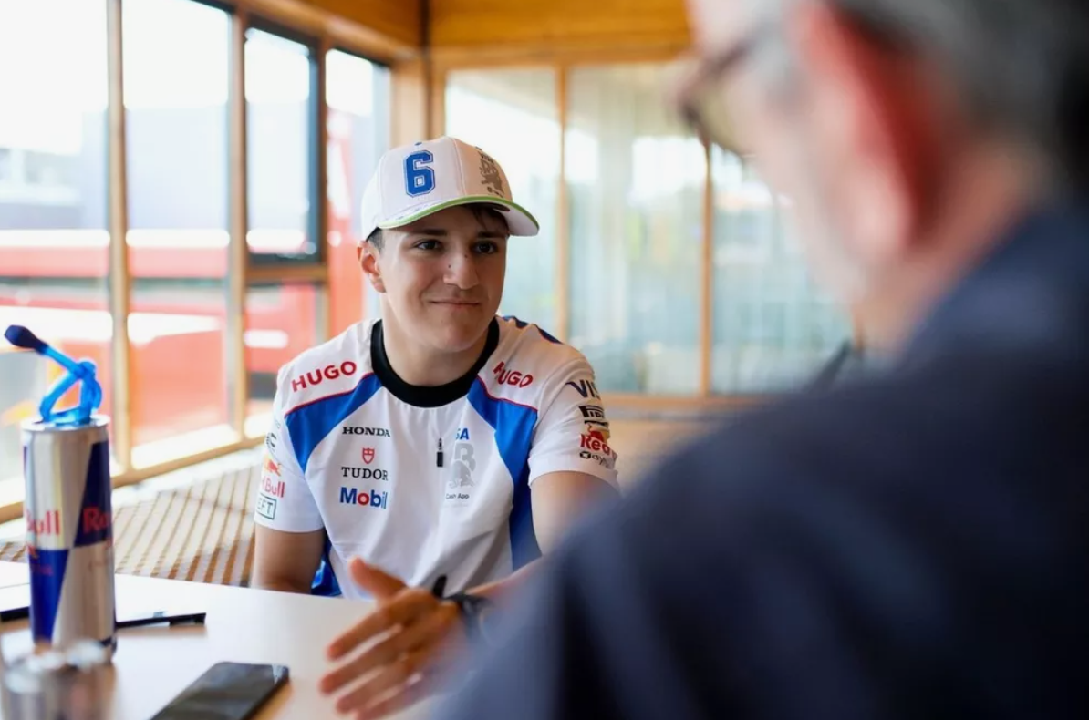 Franco Colapinto competing with confidence during a Formula race weekend