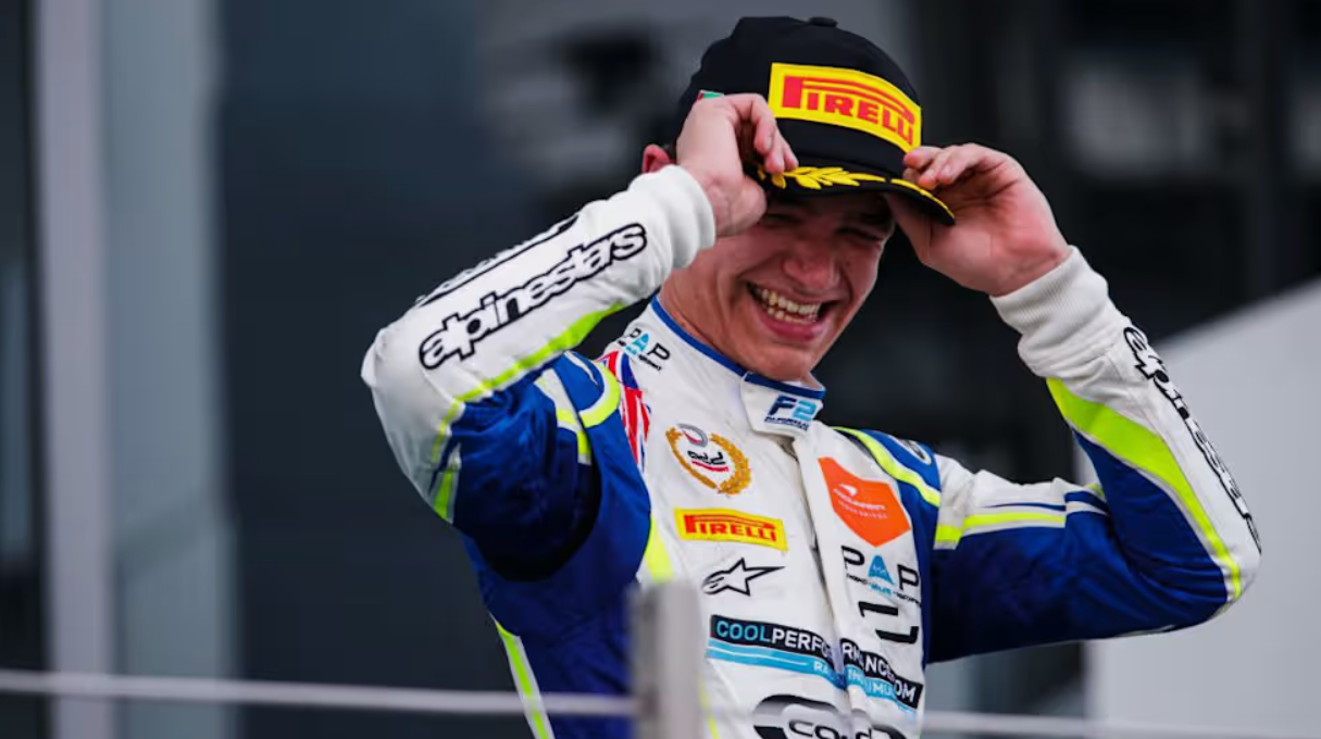 Lando Norris tvrdo tlačil na trati po zastávke v boxoch vo Formule 1