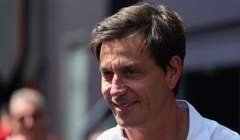 Toto Wolff ในการเปรียบเทียบ Antonelli กับ Senna: "เรากําลังพูดถึงชัยชนะห้าครั้ง ไม่ใช่สามรายการ"