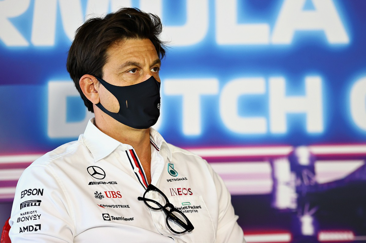 Andrea Kimi Antonelli ทํางานในเครื่องจําลอง Mercedes Formula 1 ซึ่งเป็นส่วนหนึ่งของโครงการพัฒนานักแข่งของเขา