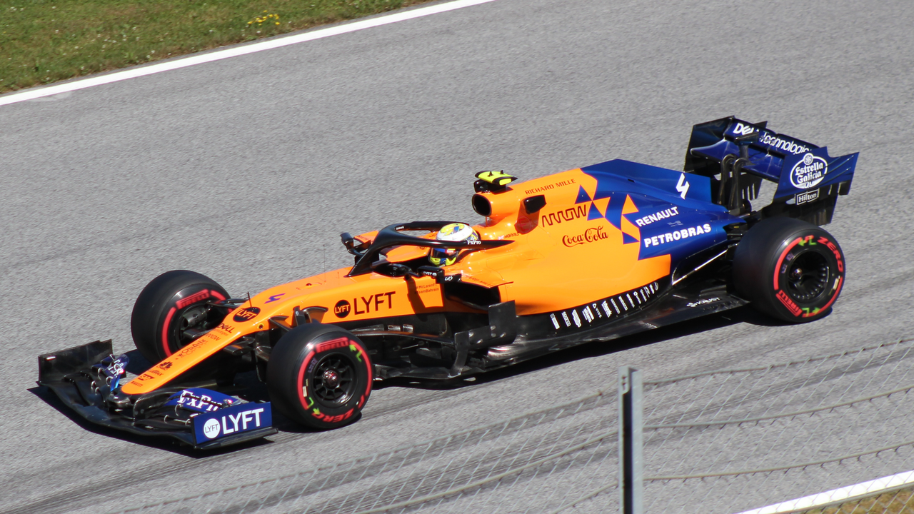 F1 wheel to wheel racing Austria