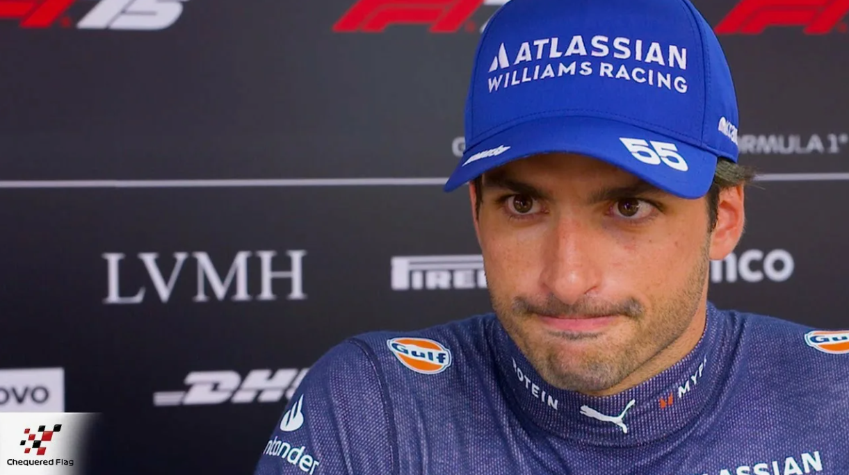 Inženýři formule 1 Williams pracující na simulacích a analýze dat pro projekt vývoje vozů v roce 2026.