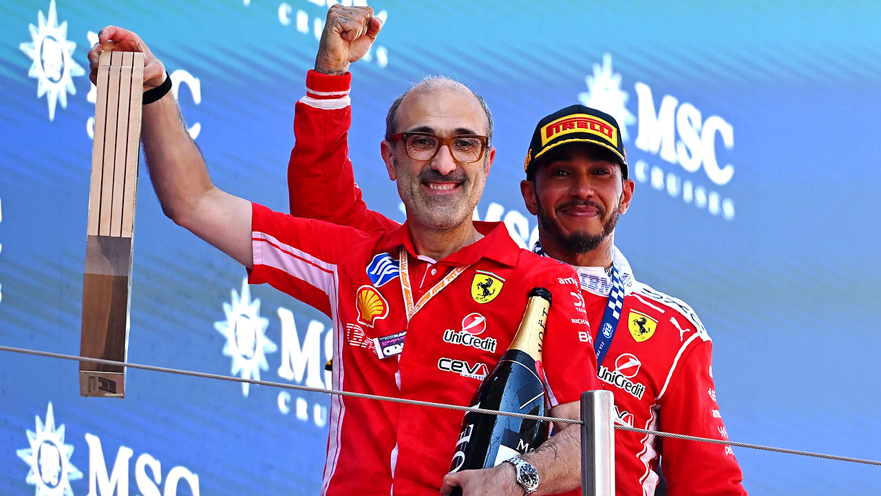 Palmer vrací Hamiltonovu otázku o titulu zpět na stůl po vítězství Ferrari - obrázek 2