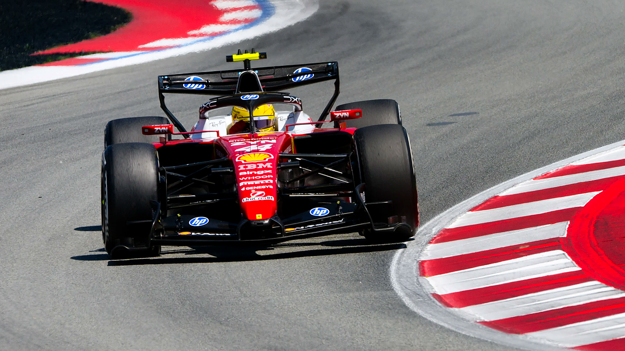 Palmer vrací Hamiltonovu otázku o titulu zpět na stůl po vítězství Ferrari - obrázek 3