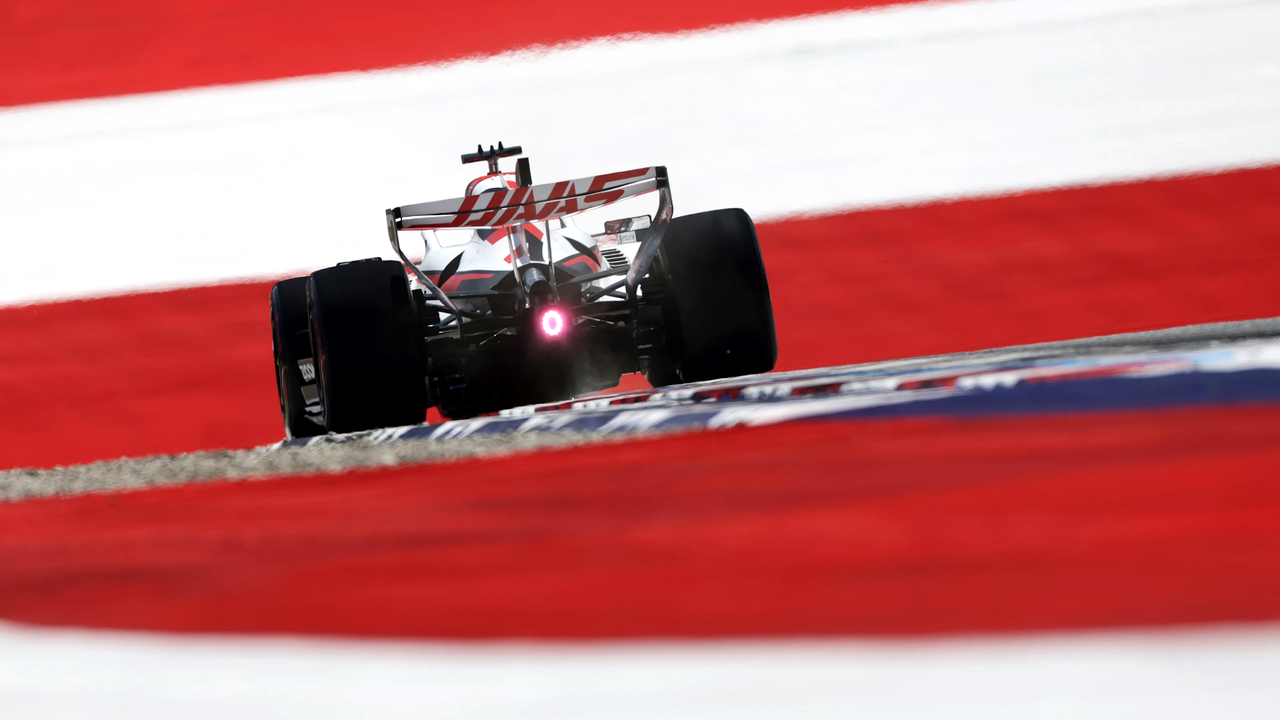 Tlak na Ferrari v první řadě v Rakousku se nyní přesouvá k realizaci závodu
