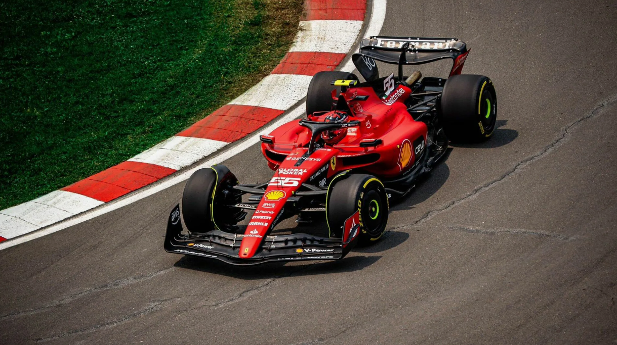 Advanced motorsport simulation platform showcasing immersive visuals, telemetry analysis, and Formula 1-inspired engineering solutions.