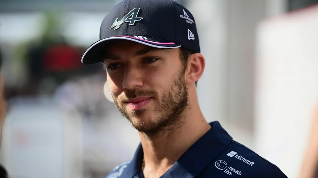 Zástupci Red Bullu, Mercedesu a McLarenu diskutují o předpisech Formule 1 a odvolávají se proti rozhodnutím o penalizacích závodu.
