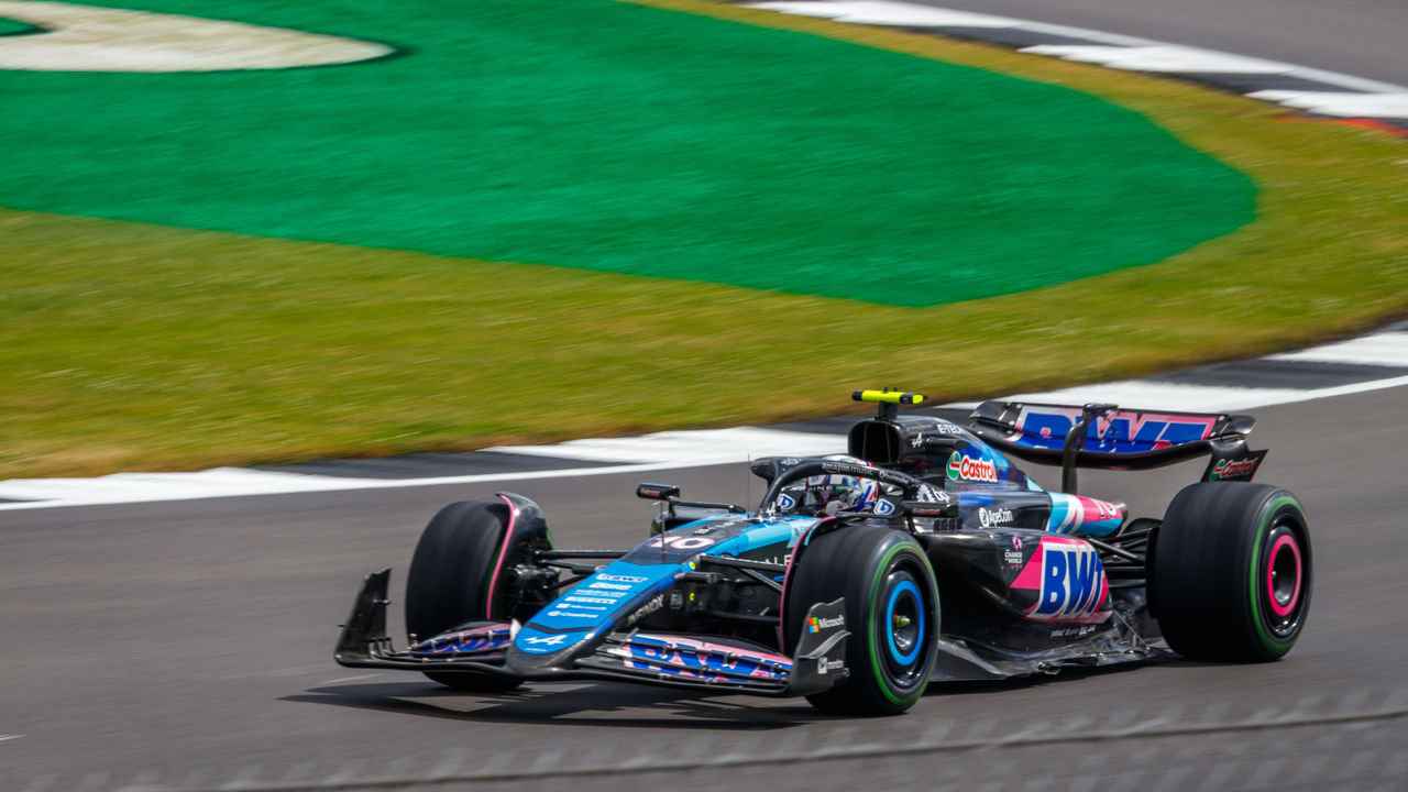 Gasly racing the Alpine