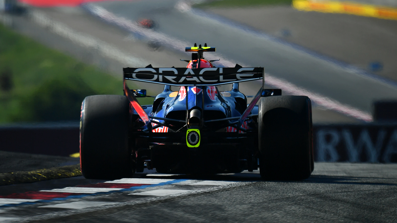 Verstappenin 9-cu döngədəki qəzası Red Bull-u evdə axtarışa buraxdı