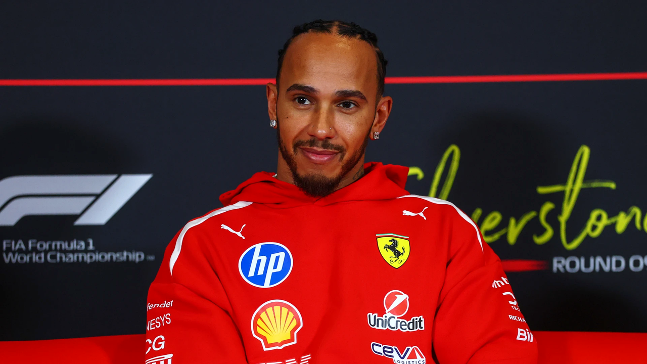 Hamilton afferma che la Ferrari ha bisogno di una risposta chiara da Silverstone