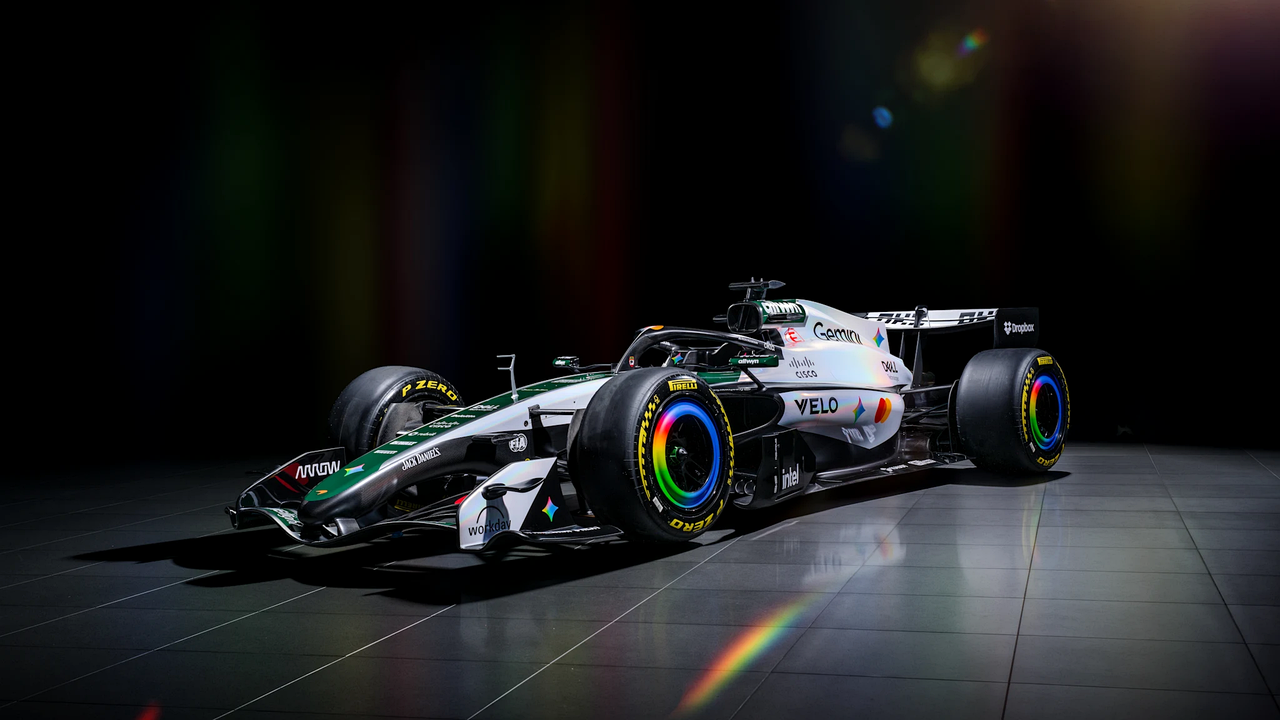 McLaren’s 1966 Tribute Adds Feeling to Silverstone Weekend