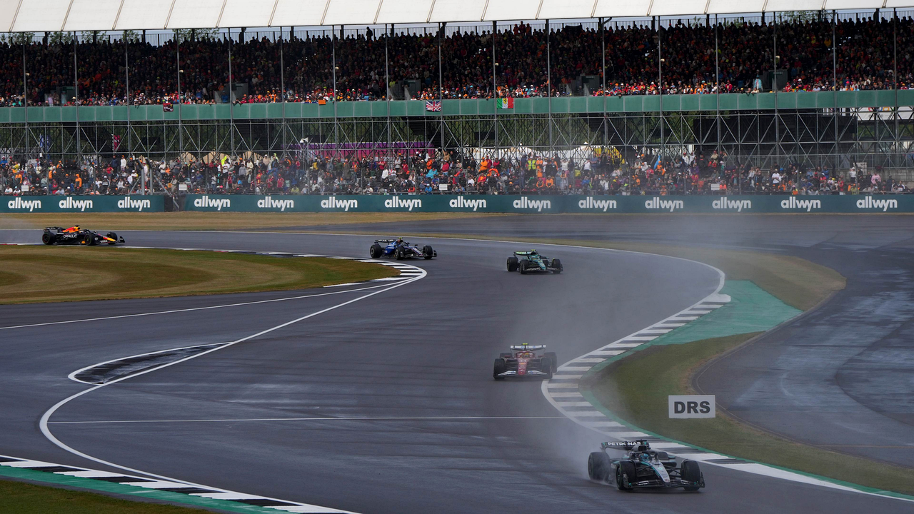 Il set di pneumatici Pirelli più duro per Silverstone trasforma le prove sprint in un vero e proprio controllo delle gomme.