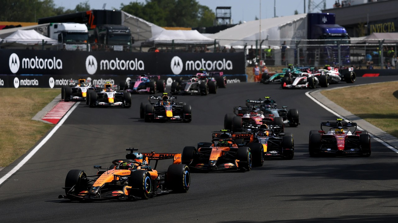 Les voitures de Formule 1 courent très près les unes des autres durant la saison 2026.